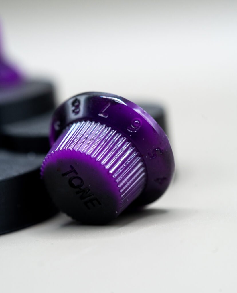 charcoal core fender styled epoxy knobs (copy)
